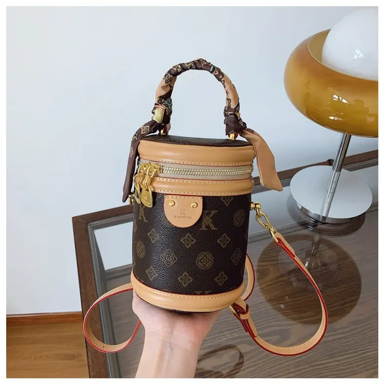 Trendy Design Simple Unique Leisure Diaper Bags For Ladies Luxury Brand Elegant Crossbody Leather Commuter Bag
