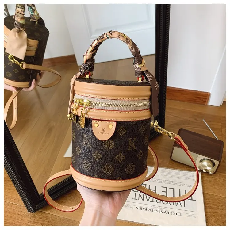 Trendy Design Simple Unique Leisure Diaper Bags For Ladies Luxury Brand Elegant Crossbody Leather Commuter Bag