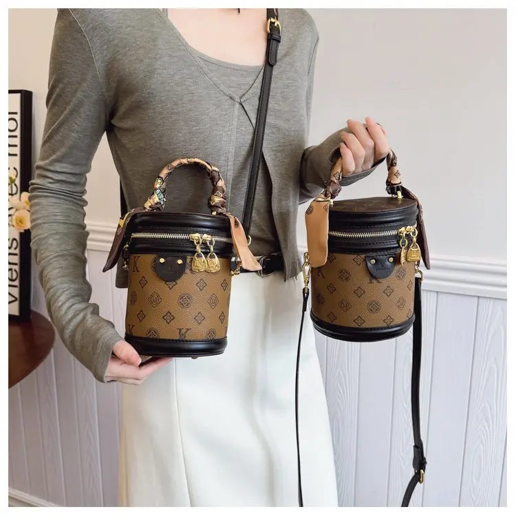 Trendy Design Simple Unique Leisure Diaper Bags For Ladies Luxury Brand Elegant Crossbody Leather Commuter Bag