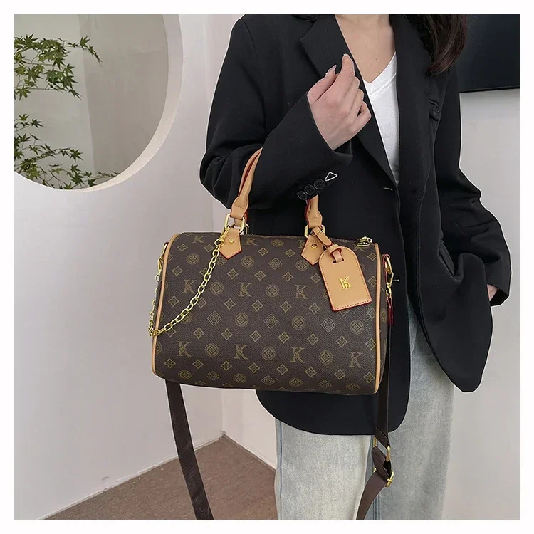 Trendy Design Letter Logo Minimalist Diaper Bags Ladies Luxury Brand Leather Commuter Bag Elegant Crossbody