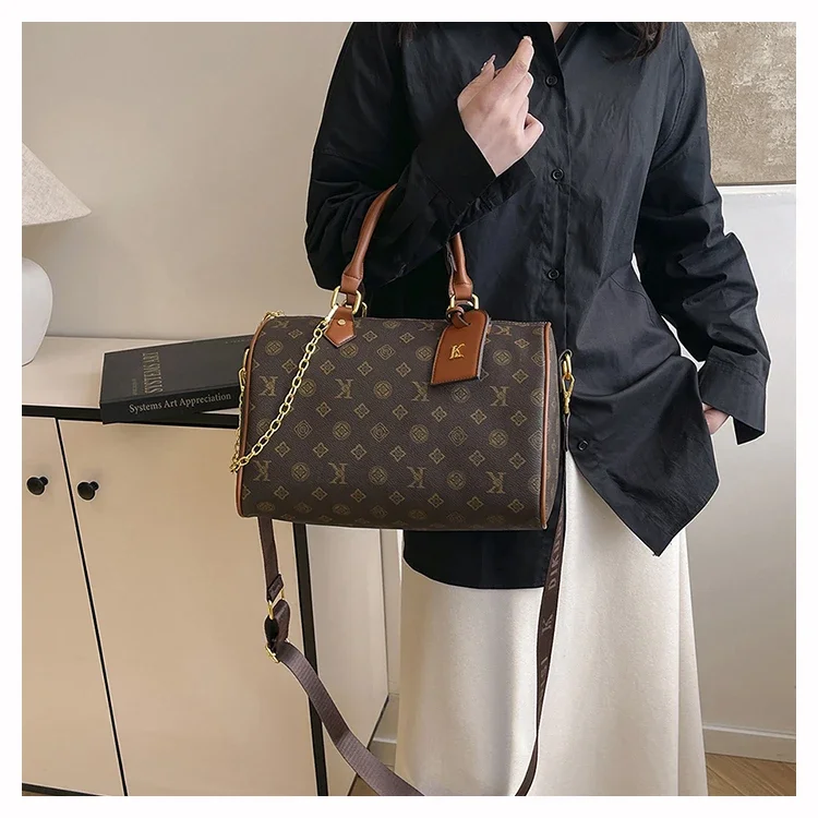 Trendy Design Letter Logo Minimalist Diaper Bags Ladies Luxury Brand Leather Commuter Bag Elegant Crossbody