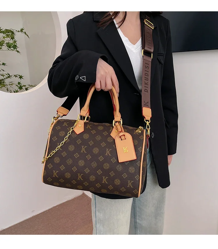 Trendy Design Letter Logo Minimalist Diaper Bags Ladies Luxury Brand Leather Commuter Bag Elegant Crossbody