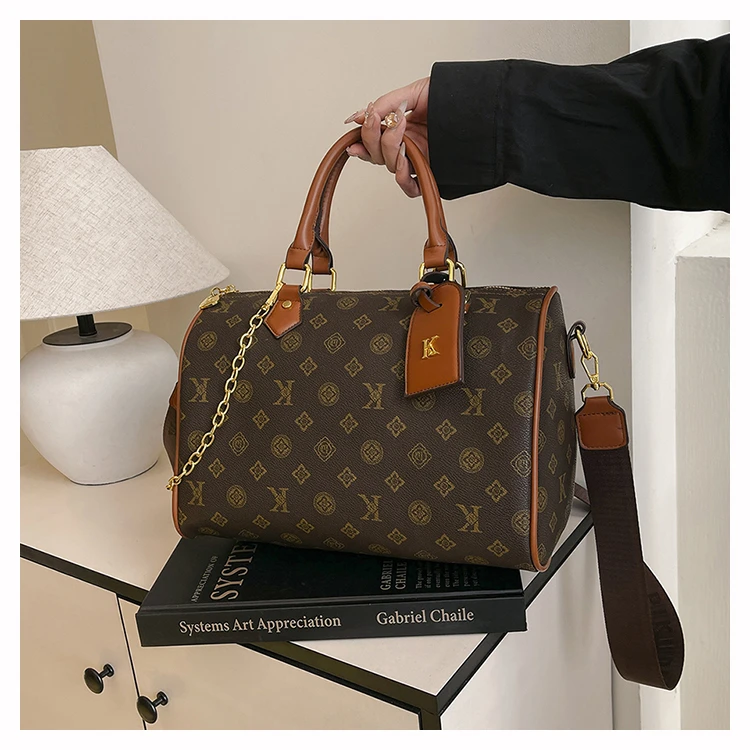 Trendy Design Letter Logo Minimalist Diaper Bags Ladies Luxury Brand Leather Commuter Bag Elegant Crossbody