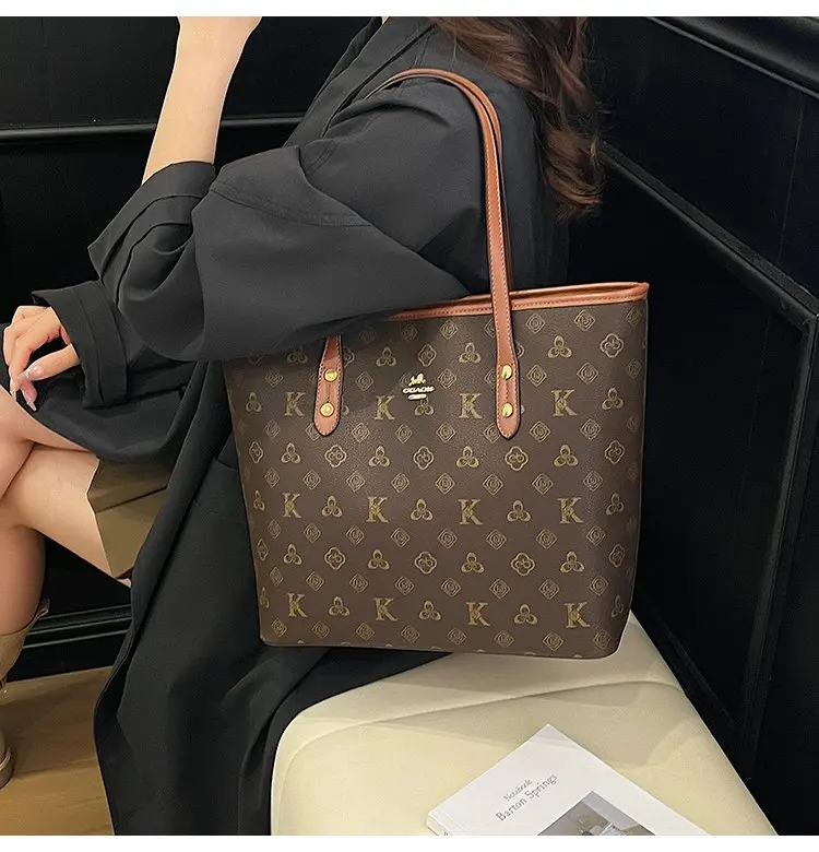 Fashionable Textured Retro Diaper Bag For Women Trendy Crossbody Handbag Luxury Designer Leather Elegant Shoulder Tote Large