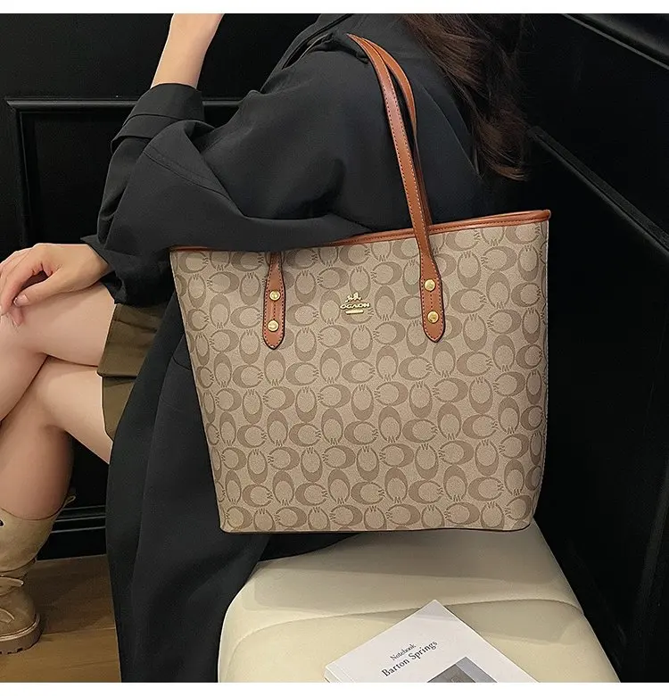 Fashionable Textured Retro Diaper Bag For Women Trendy Crossbody Handbag Luxury Designer Leather Elegant Shoulder Tote Large