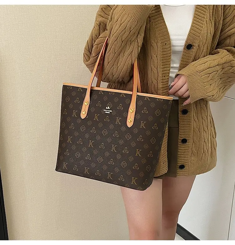 Fashionable Textured Retro Diaper Bag For Women Trendy Crossbody Handbag Luxury Designer Leather Elegant Shoulder Tote Large