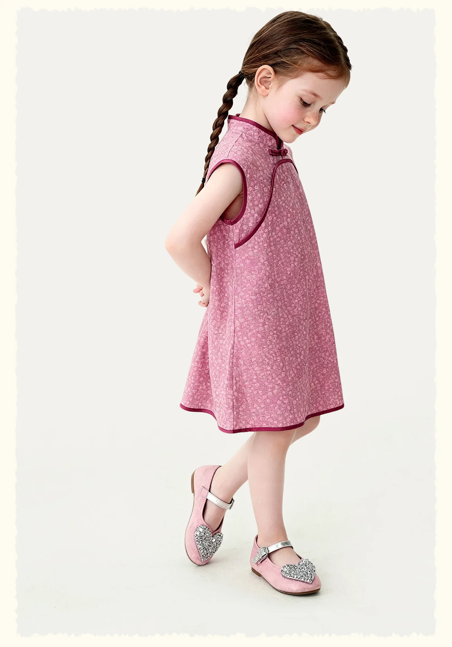 Amila 2026 Summer New Girls' Dress, New Chinese Style Retro Pattern Pan Buckle Stand Up Collar Cheongsam Skirt