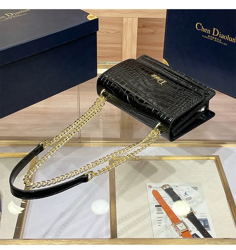 2026 New Stylish All Match Chain Decor Handbag Elegant Fashion Single Shoulder Crossbody Bag for Ladies
