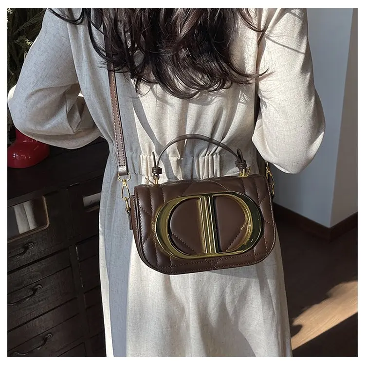 Luxury Chic Designer Diaper Bag For Women Large Capacity Tote Elegant Leather Crossbody Handbag For Fashionable And Practical