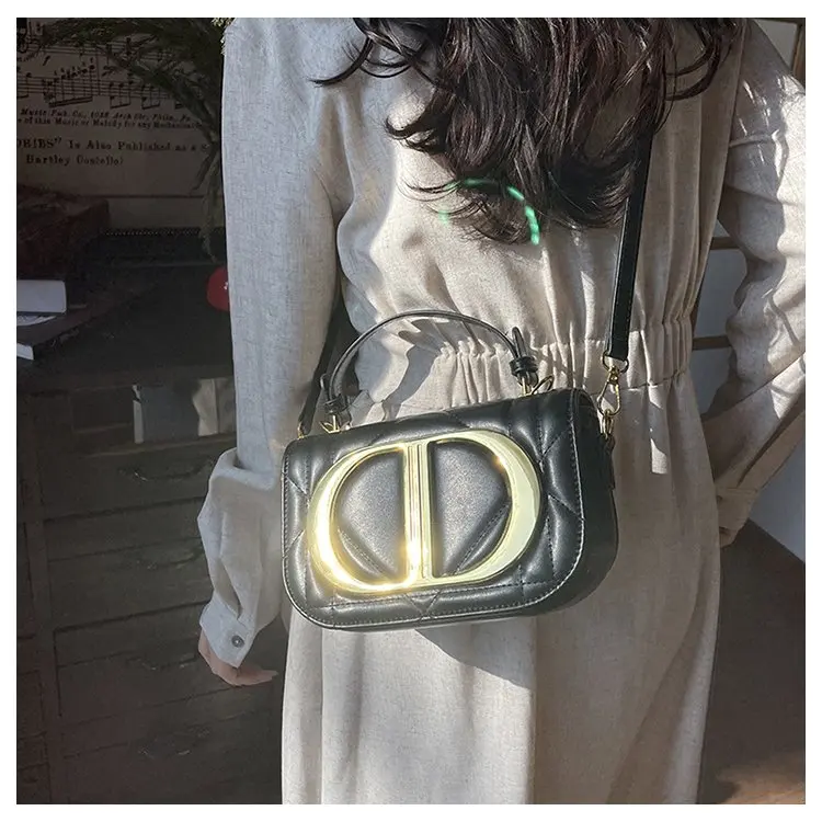 Luxury Chic Designer Diaper Bag For Women Large Capacity Tote Elegant Leather Crossbody Handbag For Fashionable And Practical