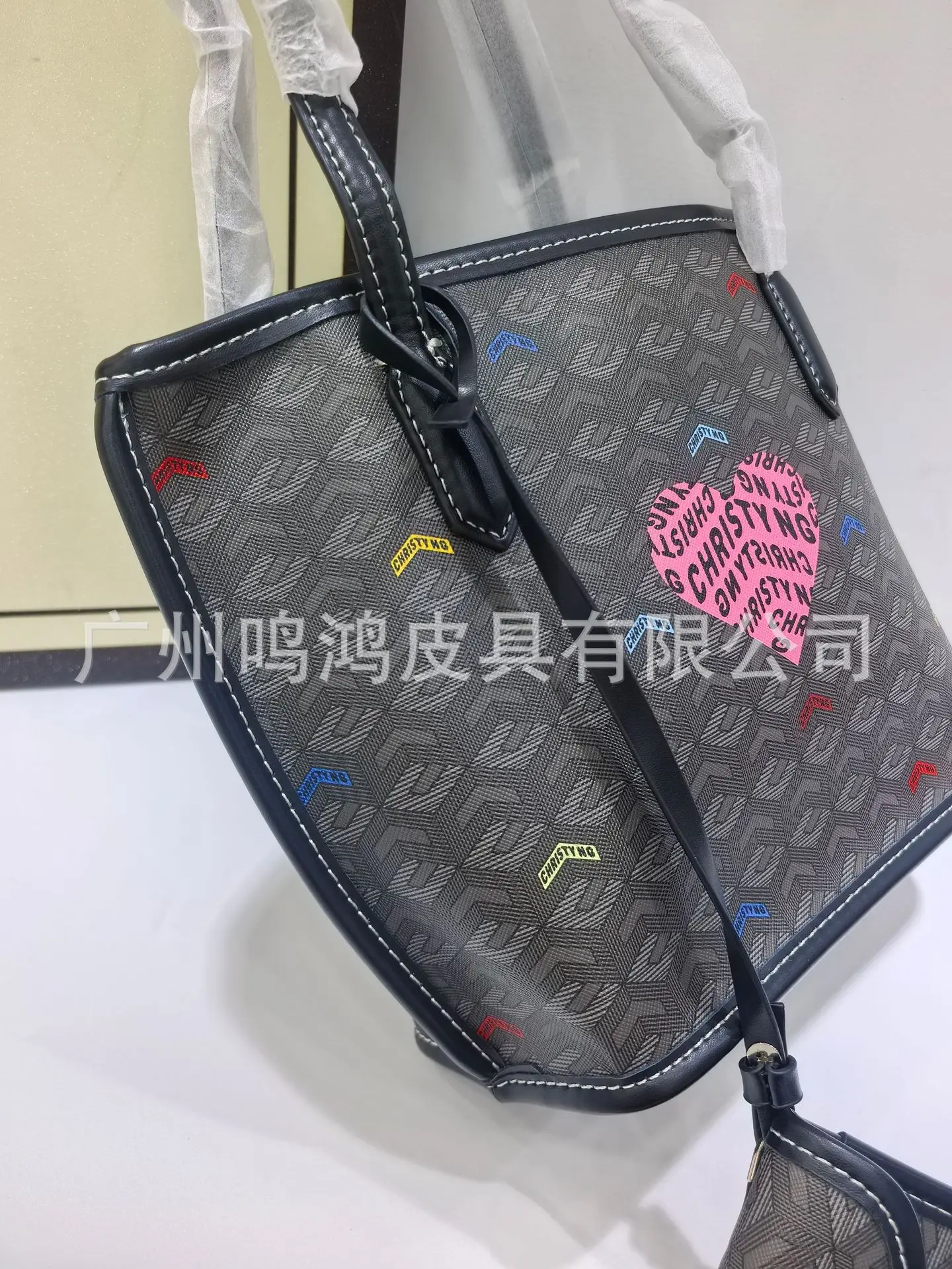 Designer Minimalist Elegant Diaper Bag: Luxury Crossbody Bag For Women With Vintage Style And Large Capacity Messenger Tote