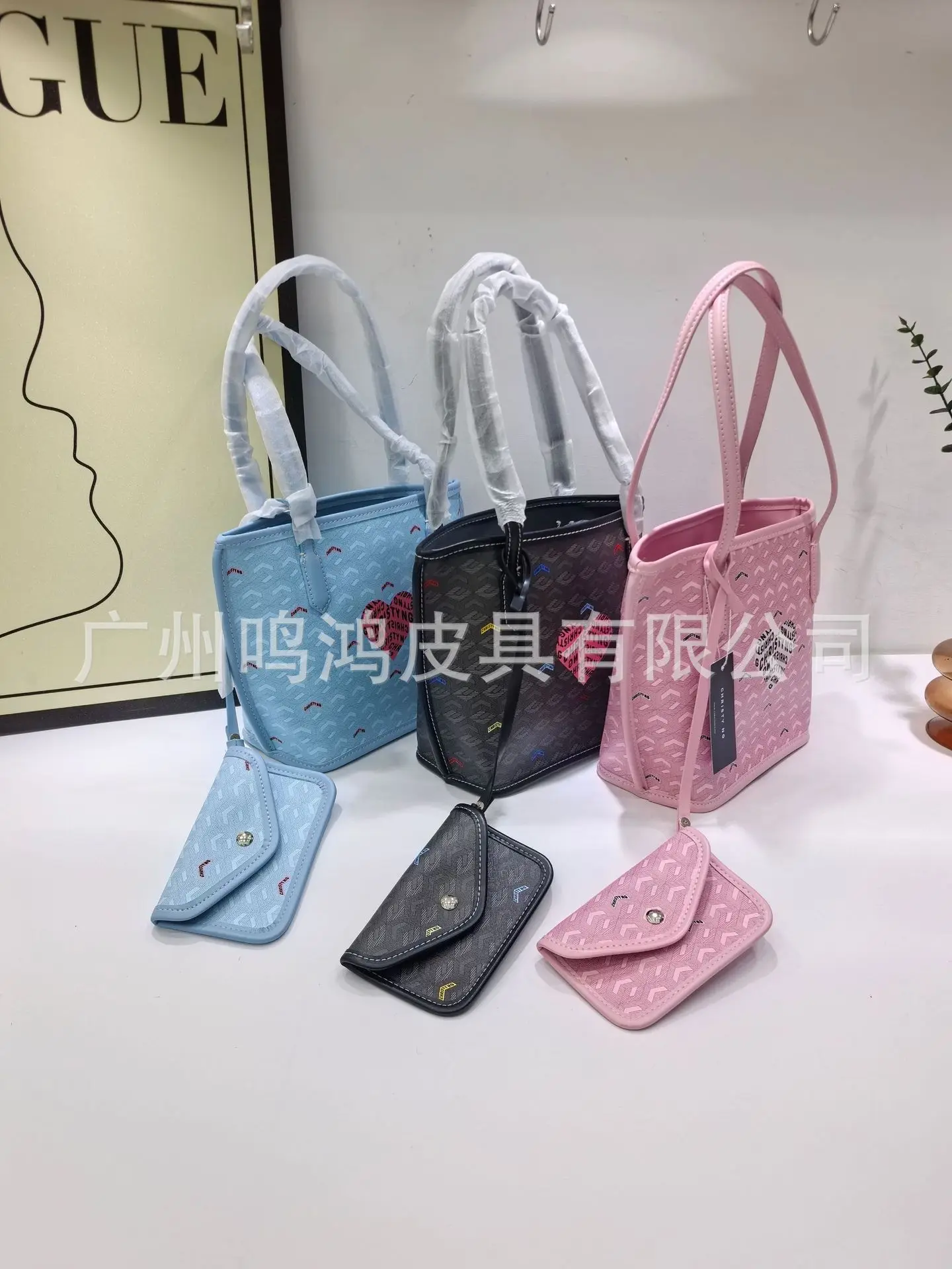 Designer Minimalist Elegant Diaper Bag: Luxury Crossbody Bag For Women With Vintage Style And Large Capacity Messenger Tote