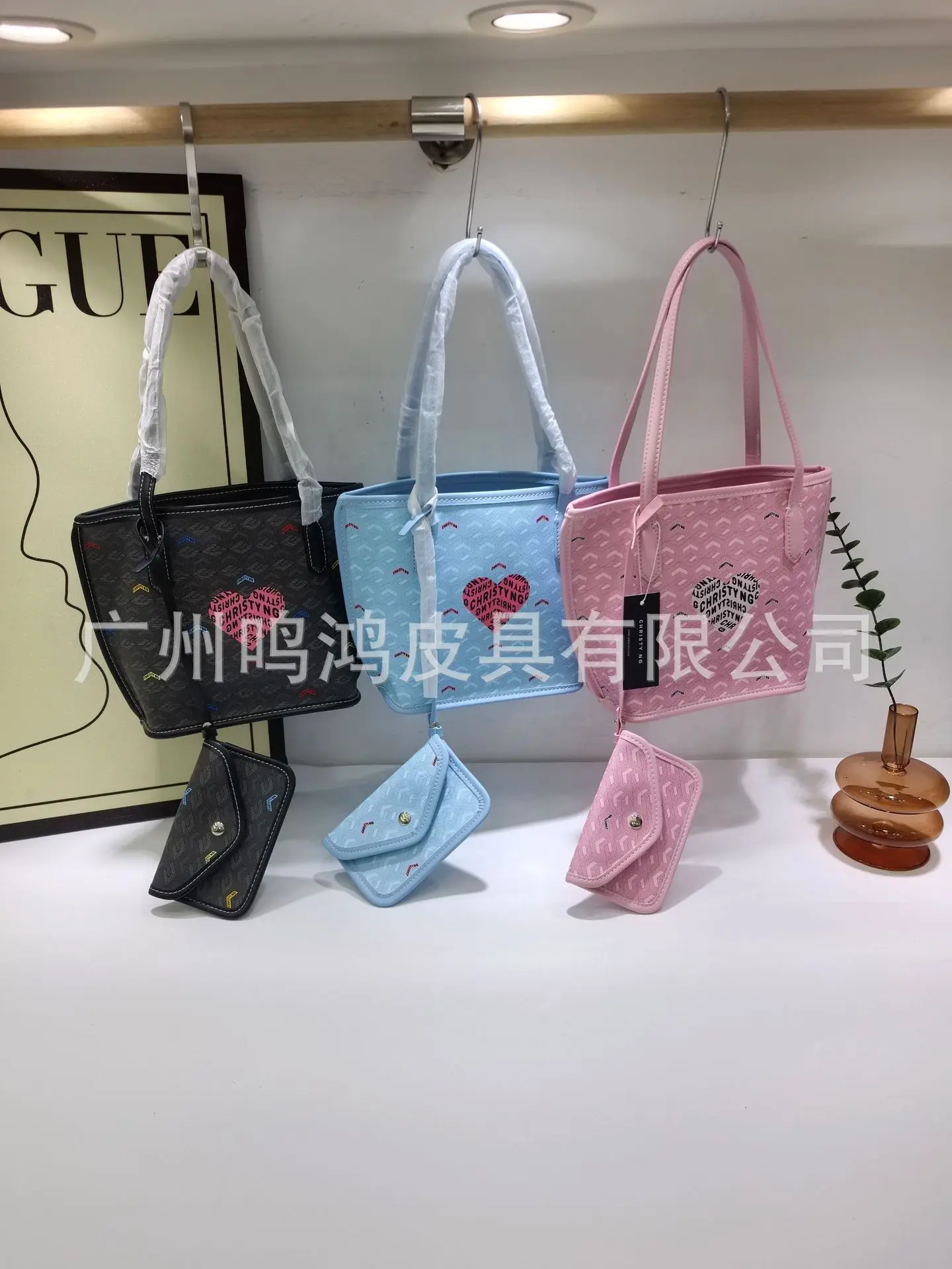 Designer Minimalist Elegant Diaper Bag: Luxury Crossbody Bag For Women With Vintage Style And Large Capacity Messenger Tote