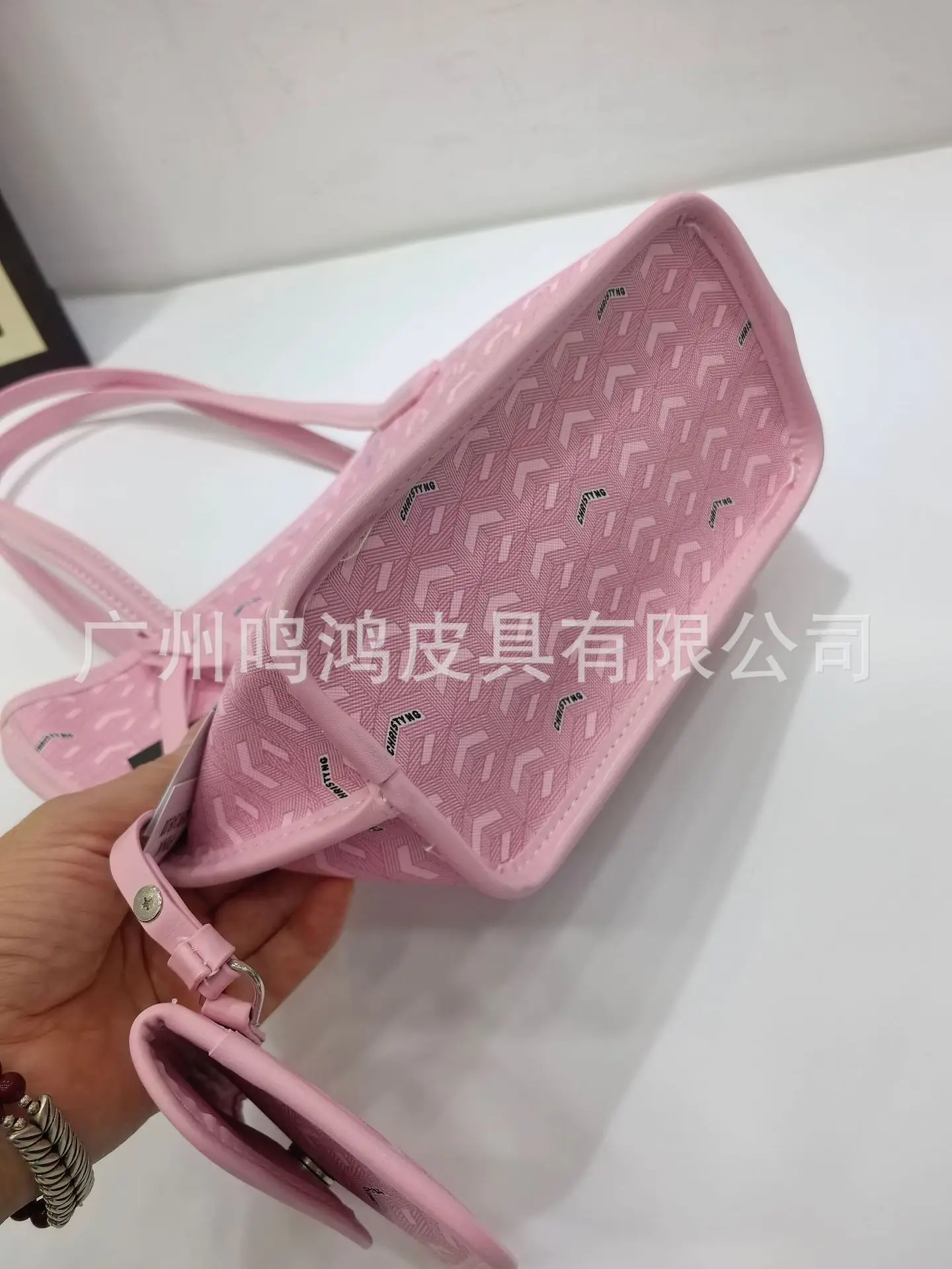Designer Minimalist Elegant Diaper Bag: Luxury Crossbody Bag For Women With Vintage Style And Large Capacity Messenger Tote