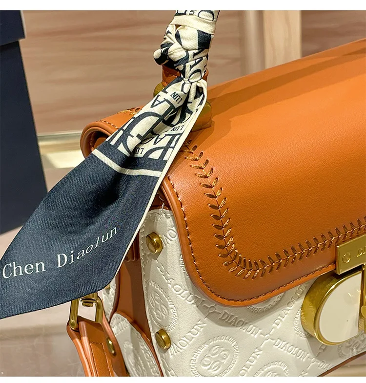 Elegant Simple Designer Tote Diaper Bag for Women Luxury Leather Large Capacity Stylish Crossbody Handbag for Minimalist Moms