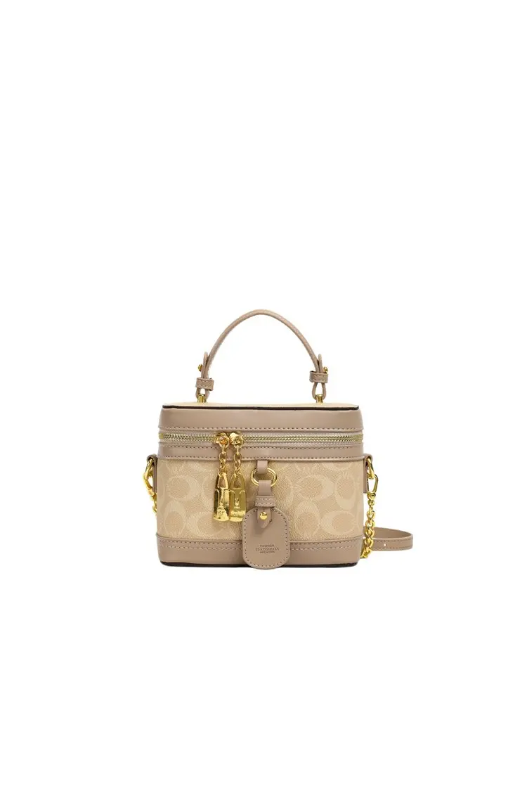 Modern trendy zipper crossbody bag with luxurious design chain strap shoulder bag, women's outdoor casual handbag