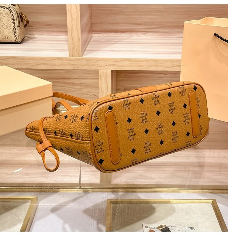Classic Stylish Diaper Bag High End Elegant Vintage Satchels Women Leather Commuter Purse Unique Business Leisure