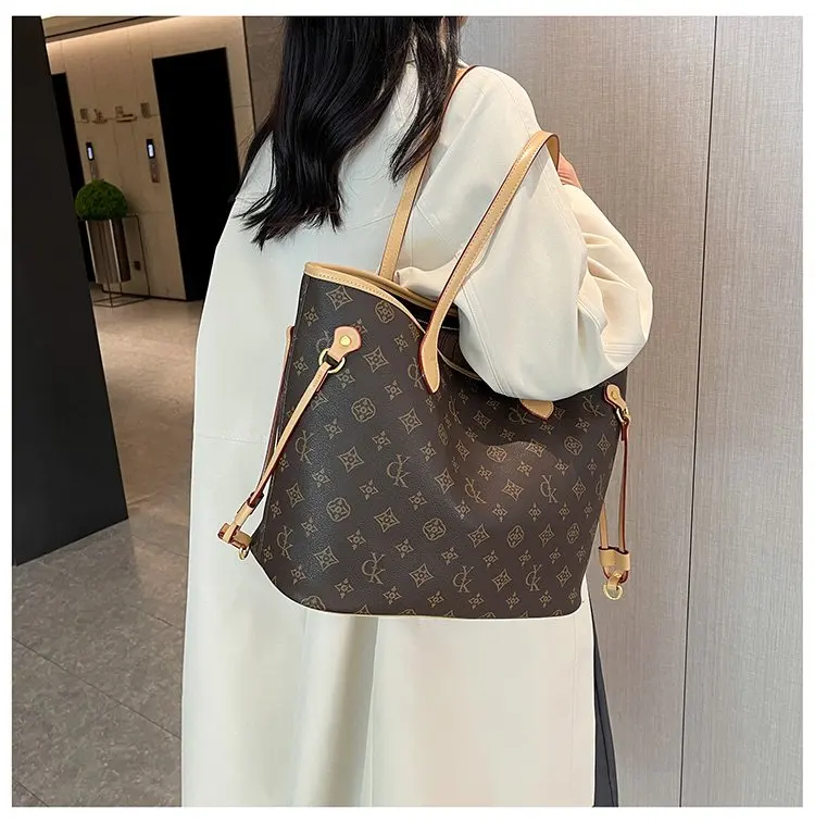 Elegant Leather Classic Designer Paris Fashion Large Capacity Crossbody Bag For Women Luxury Brand Stylish Diaper Bags
