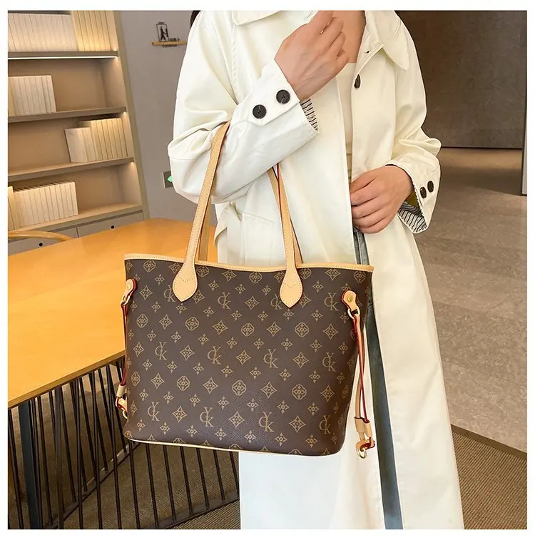 Elegant Leather Classic Designer Paris Fashion Large Capacity Crossbody Bag For Women Luxury Brand Stylish Diaper Bags