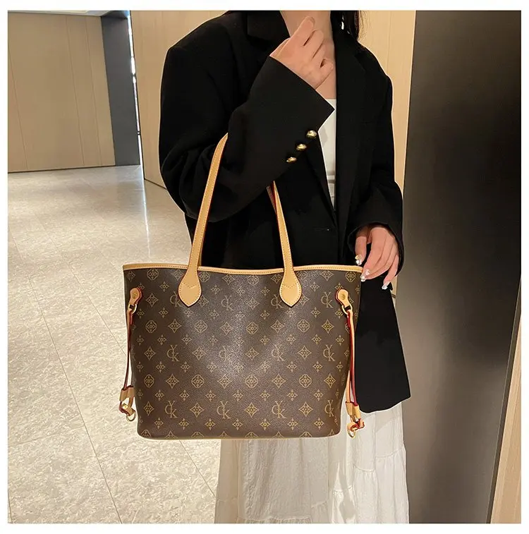 Elegant Leather Classic Designer Paris Fashion Large Capacity Crossbody Bag For Women Luxury Brand Stylish Diaper Bags