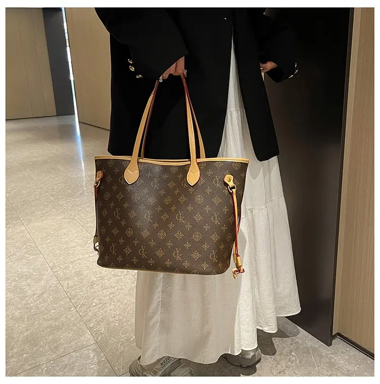 Elegant Leather Classic Designer Paris Fashion Large Capacity Crossbody Bag For Women Luxury Brand Stylish Diaper Bags