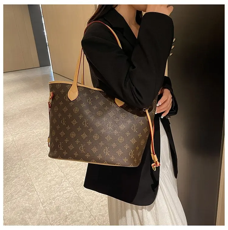 Elegant Leather Classic Designer Paris Fashion Large Capacity Crossbody Bag For Women Luxury Brand Stylish Diaper Bags