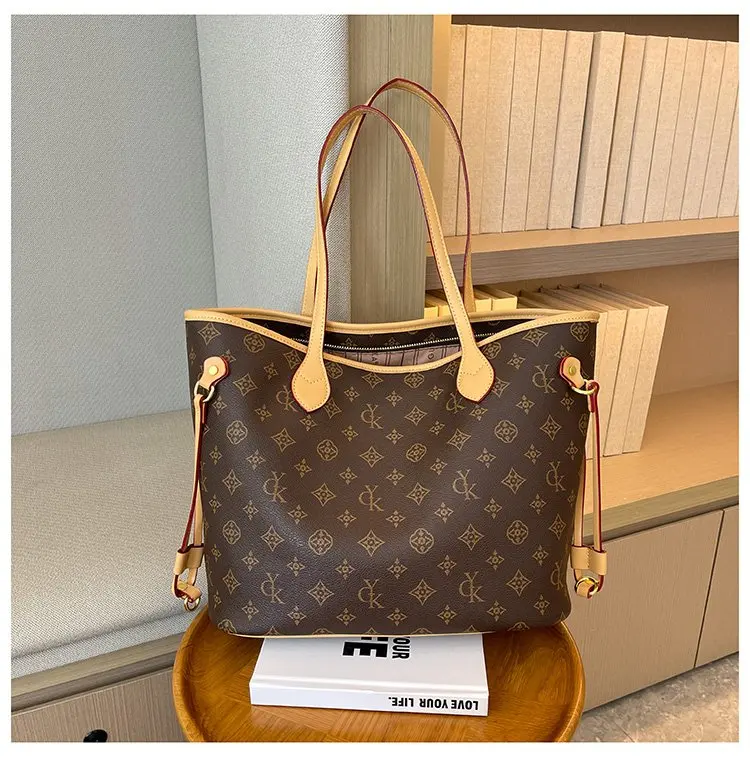 Elegant Leather Classic Designer Paris Fashion Large Capacity Crossbody Bag For Women Luxury Brand Stylish Diaper Bags