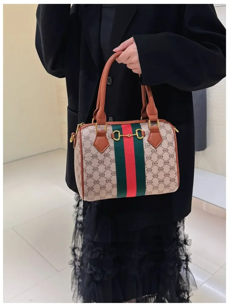 Designer Stylish Diaper Bag: Elegant Crossbody Messenger Bag For Women With Minimalist Vintage Look And Large Tote Capacity