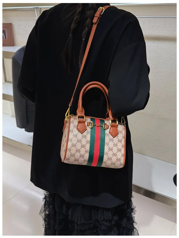 Designer Stylish Diaper Bag: Elegant Crossbody Messenger Bag For Women With Minimalist Vintage Look And Large Tote Capacity