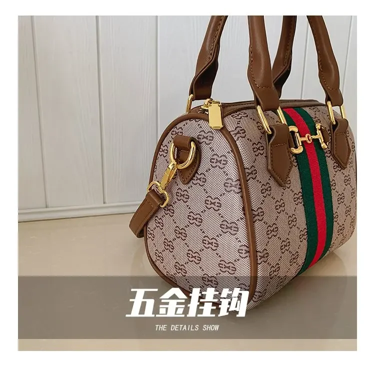 Designer Stylish Diaper Bag: Elegant Crossbody Messenger Bag For Women With Minimalist Vintage Look And Large Tote Capacity
