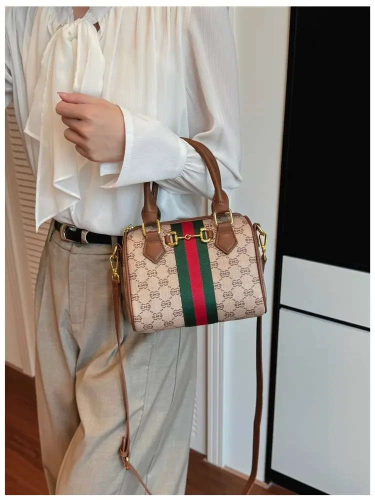 Designer Stylish Diaper Bag: Elegant Crossbody Messenger Bag For Women With Minimalist Vintage Look And Large Tote Capacity