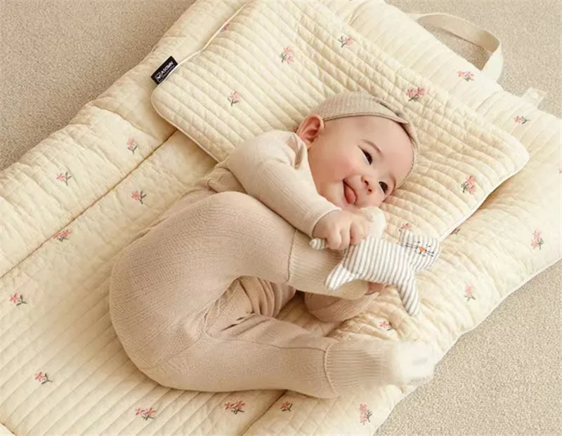 Newborn Pure Cotton Quilted Portable Mattress with Double-sided Use 3D Breathable Mesh Mattress Portable Mattress Kindergarten
