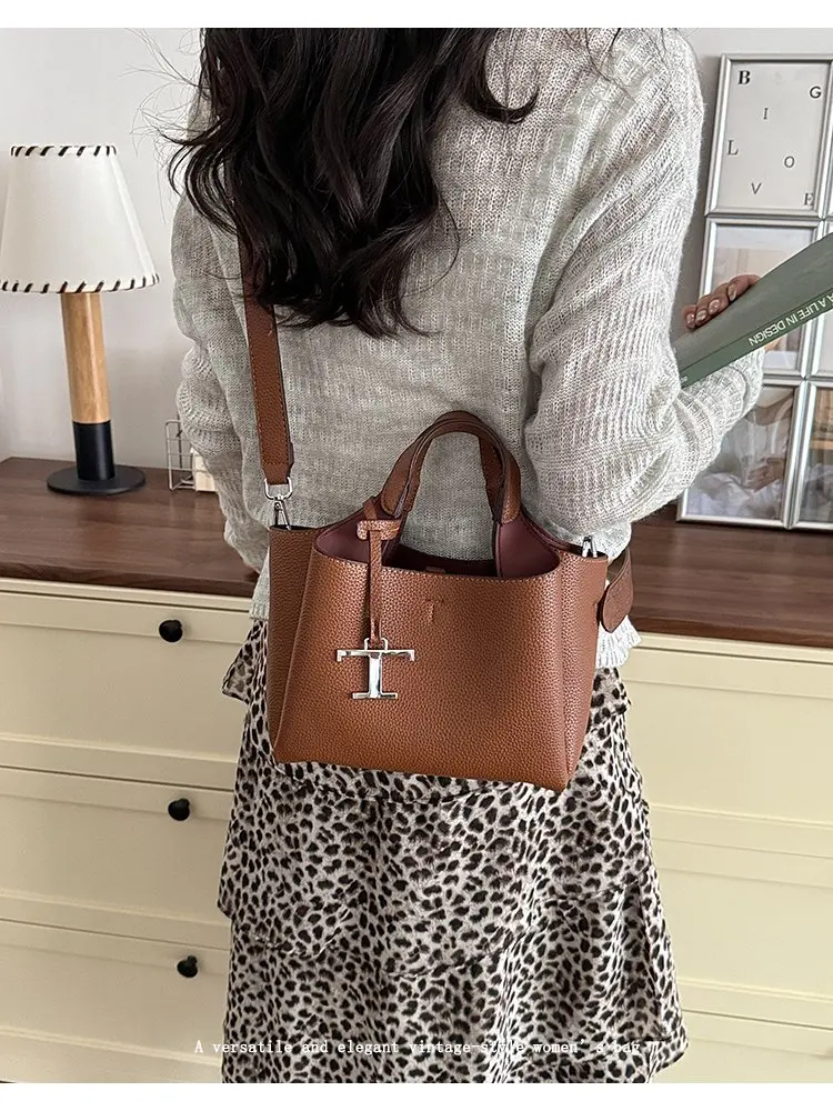 Unique High-End Leather Diaper Bag: Elegant Crossbody Messenger Bag For Women With Vintage Designer Look And Large Capacity