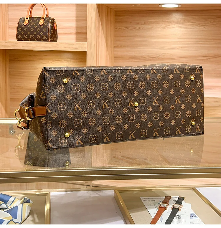 Trendy Paris Fashion Diaper Bag For Women Elegant Leather Crossbody Handbag Designer Minimalist Retro Messenger Purse And Tote