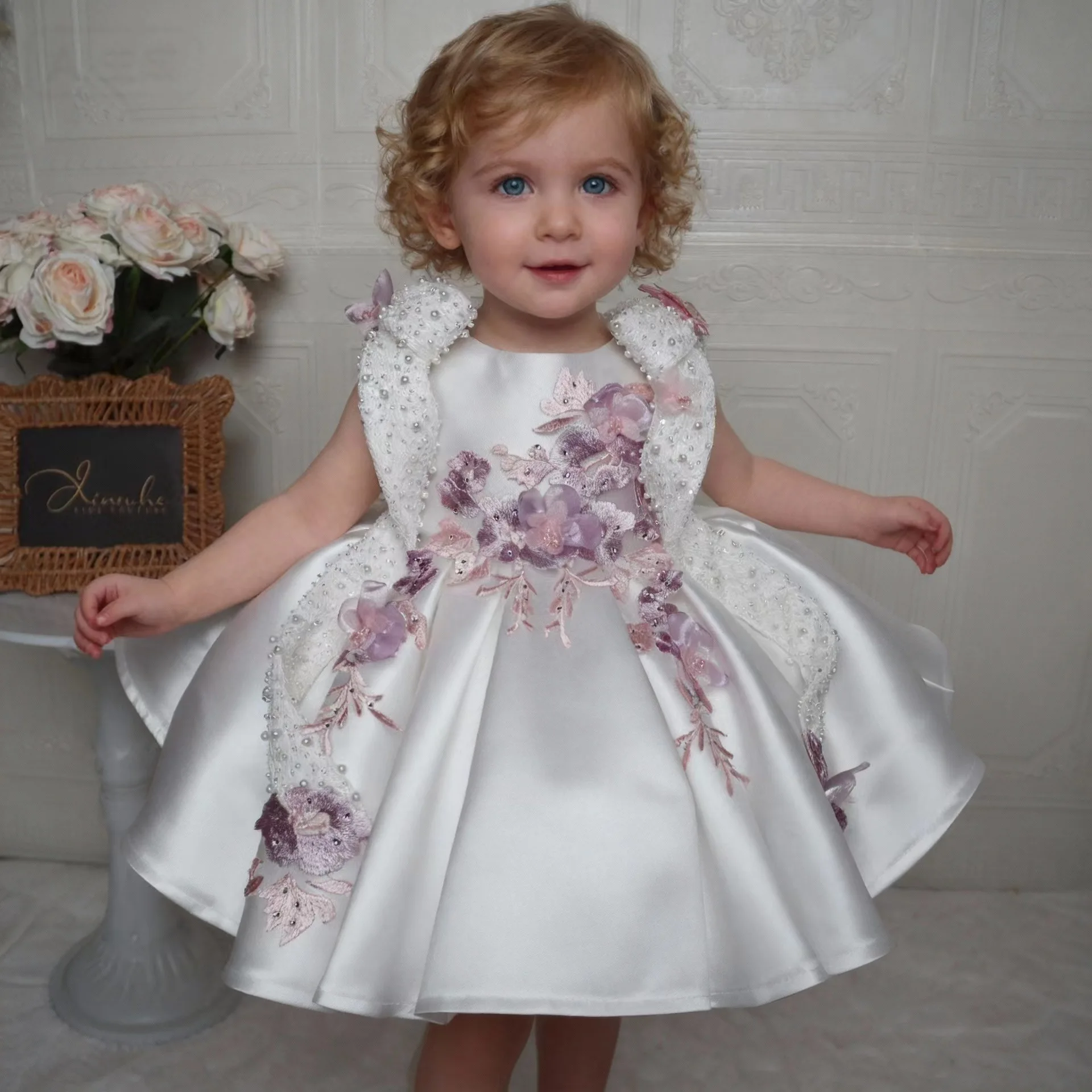 White Children's Princess Flower Dress Embroidered Girls' One-Year Birthday Sleeveless Tutu Dress High-end Dress for Show