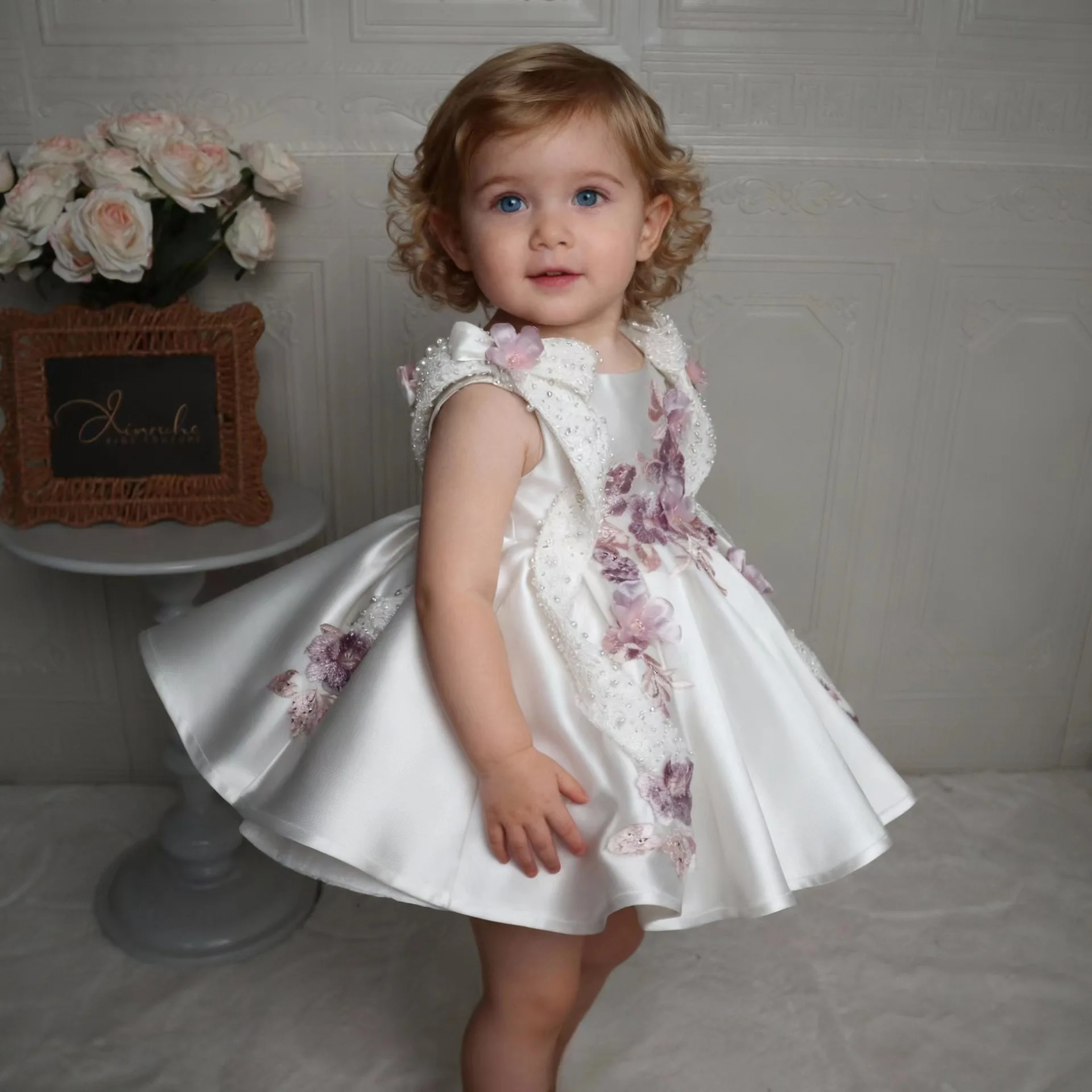 White Children's Princess Flower Dress Embroidered Girls' One-Year Birthday Sleeveless Tutu Dress High-end Dress for Show