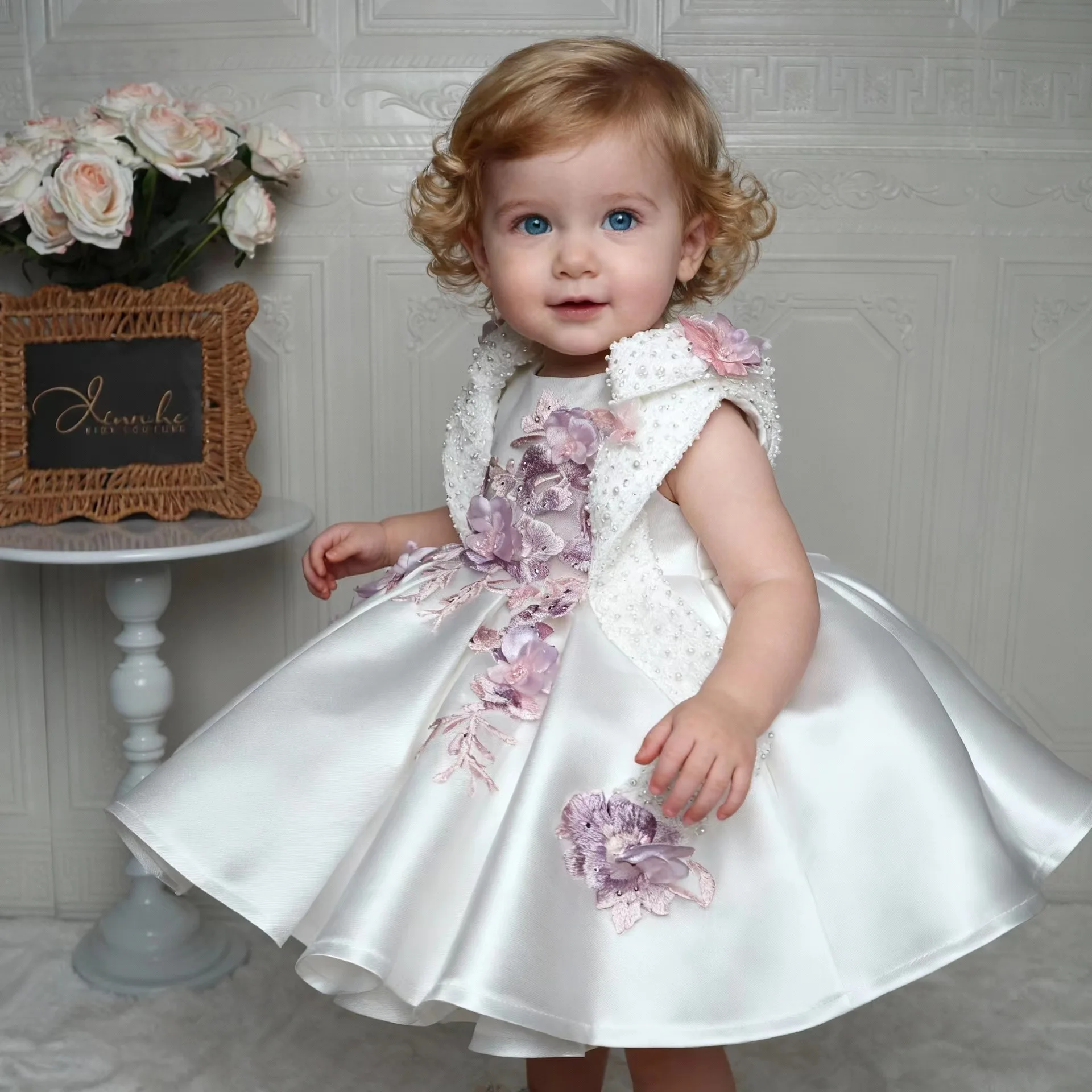 White Children's Princess Flower Dress Embroidered Girls' One-Year Birthday Sleeveless Tutu Dress High-end Dress for Show