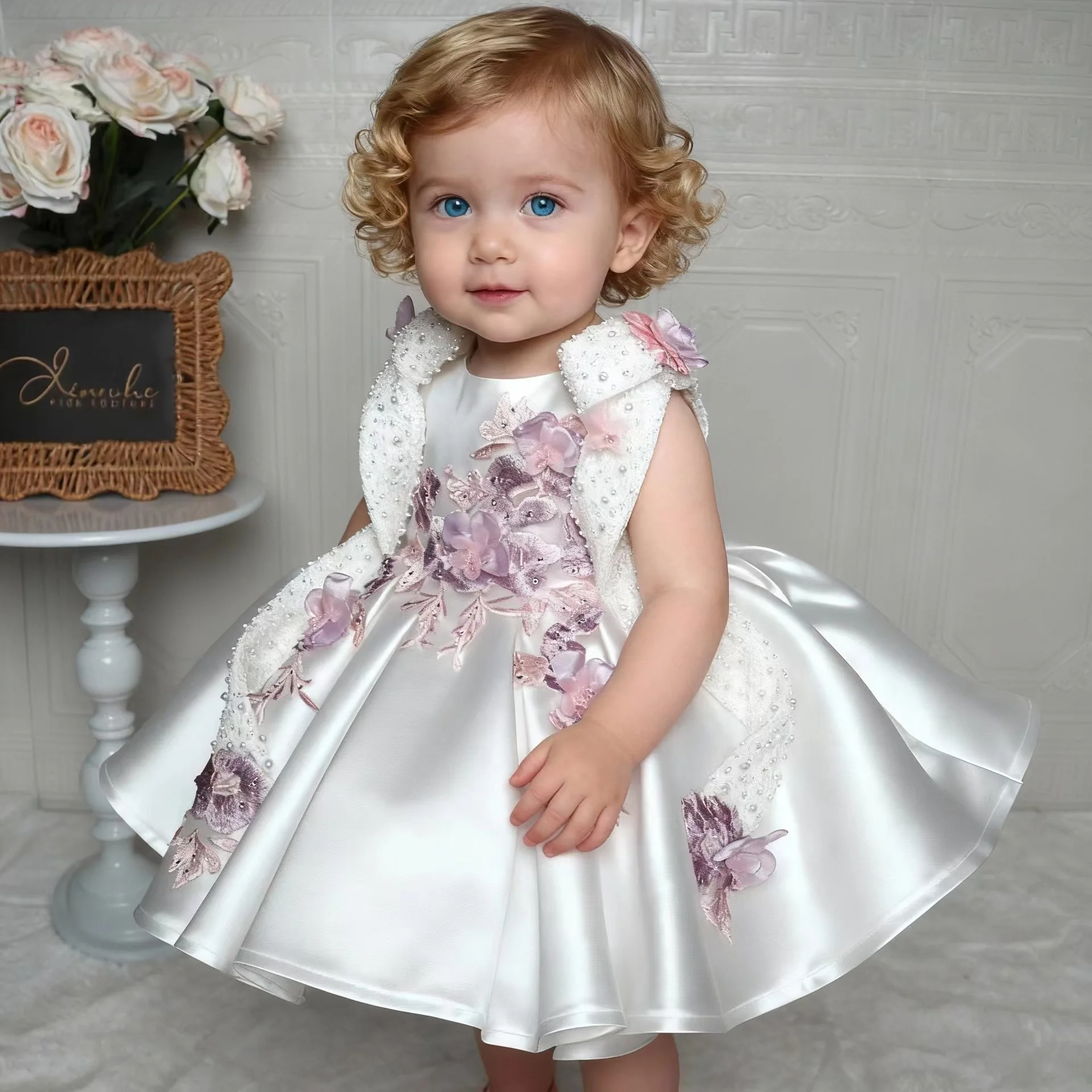 White Children's Princess Flower Dress Embroidered Girls' One-Year Birthday Sleeveless Tutu Dress High-end Dress for Show