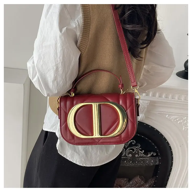 Sophisticated Diaper Bag Women's Leather Crossbody Bag Luxury Vintage Tote Minimalist Designer Large Capacity Elegant