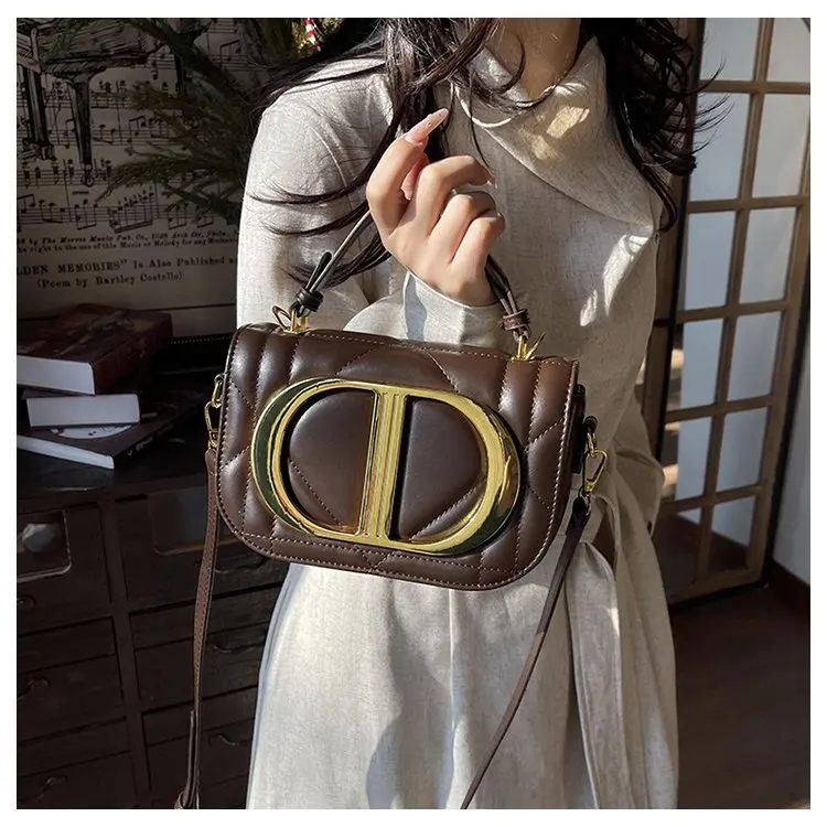 Sophisticated Diaper Bag Women's Leather Crossbody Bag Luxury Vintage Tote Minimalist Designer Large Capacity Elegant