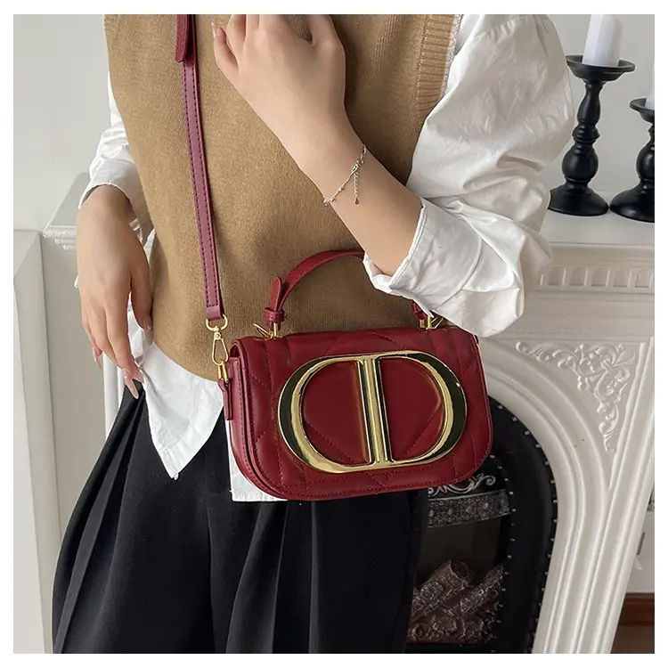 Sophisticated Diaper Bag Women's Leather Crossbody Bag Luxury Vintage Tote Minimalist Designer Large Capacity Elegant