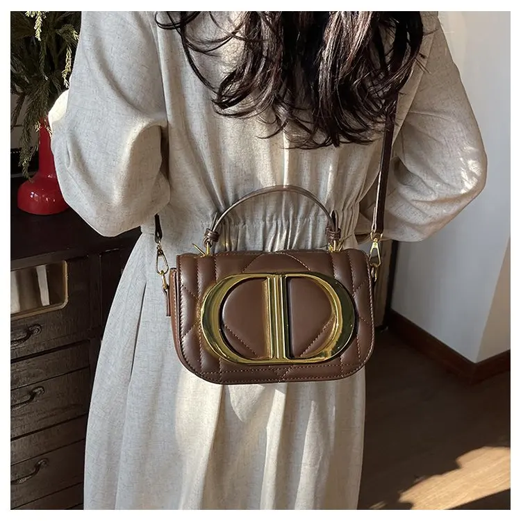 Sophisticated Diaper Bag Women's Leather Crossbody Bag Luxury Vintage Tote Minimalist Designer Large Capacity Elegant
