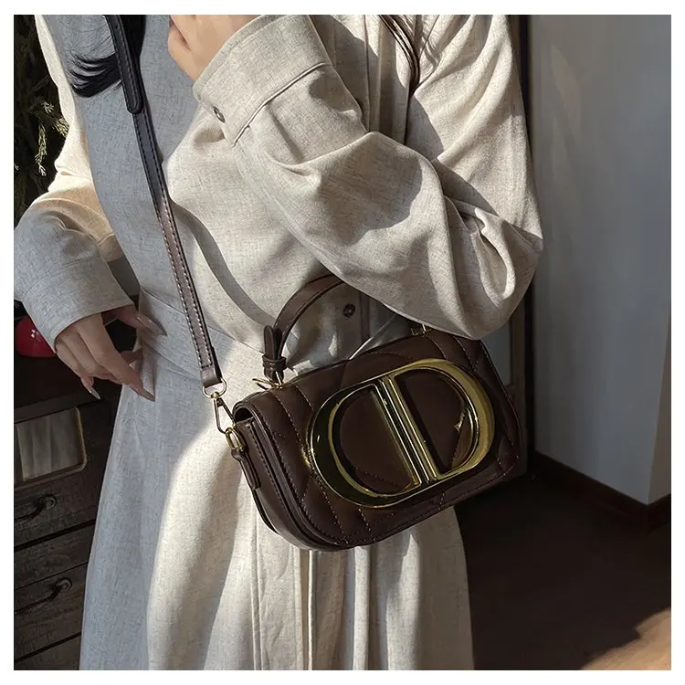 Sophisticated Diaper Bag Women's Leather Crossbody Bag Luxury Vintage Tote Minimalist Designer Large Capacity Elegant