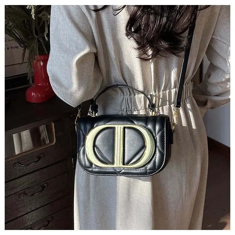 Sophisticated Diaper Bag Women's Leather Crossbody Bag Luxury Vintage Tote Minimalist Designer Large Capacity Elegant