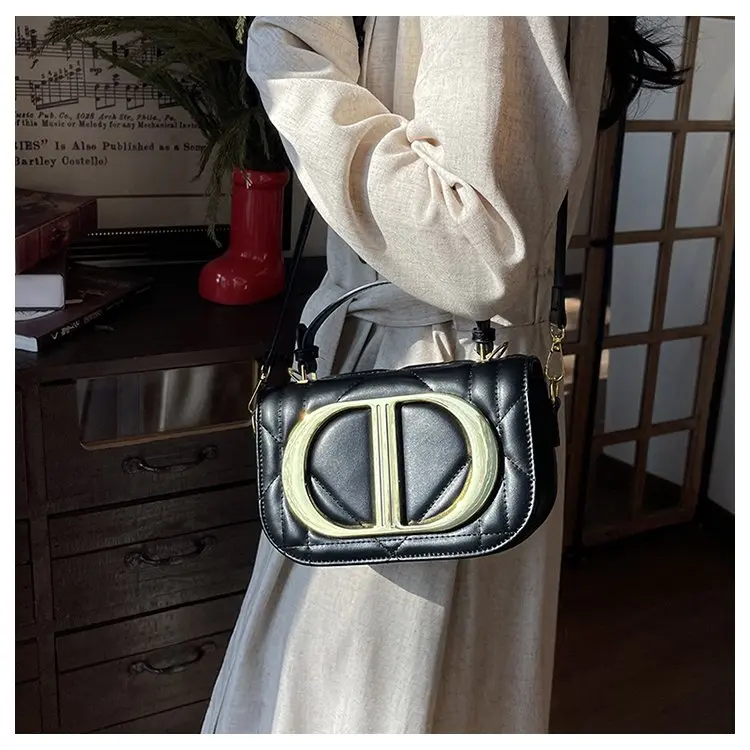 Sophisticated Diaper Bag Women's Leather Crossbody Bag Luxury Vintage Tote Minimalist Designer Large Capacity Elegant