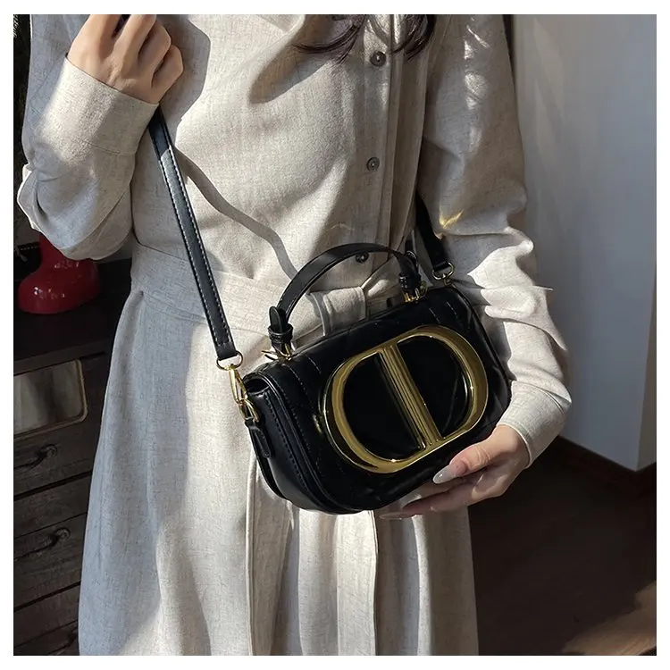 Sophisticated Diaper Bag Women's Leather Crossbody Bag Luxury Vintage Tote Minimalist Designer Large Capacity Elegant