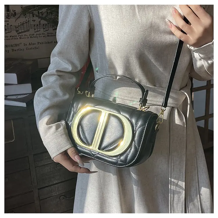 Sophisticated Diaper Bag Women's Leather Crossbody Bag Luxury Vintage Tote Minimalist Designer Large Capacity Elegant