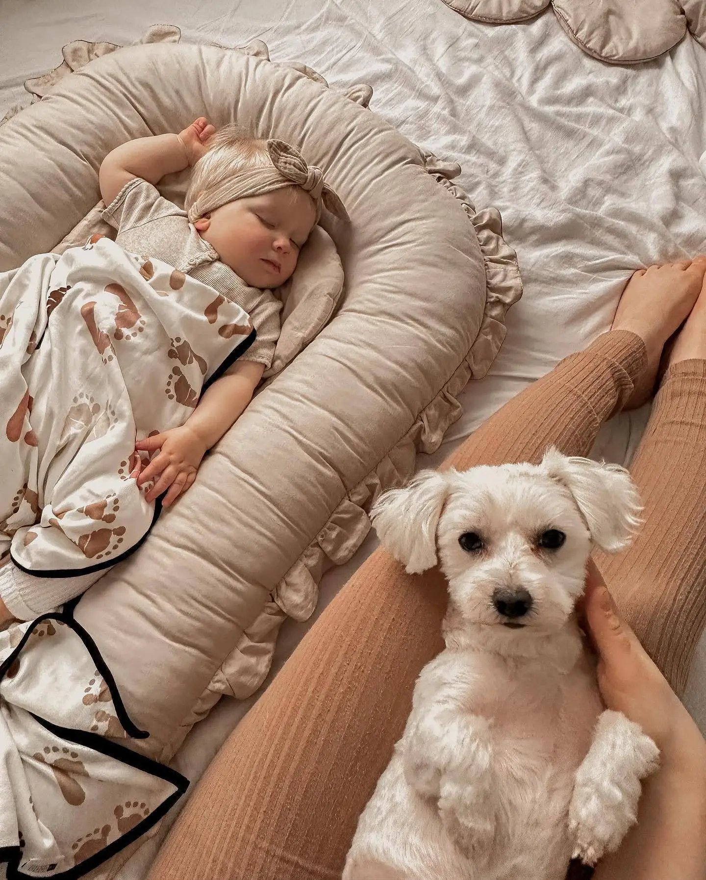 New Ruffle Lace Baby Nest Bed Crib in Bed Infant Portable Cotton Mattress Newborn Biomimetic Bed Portable Sleeping Bed
