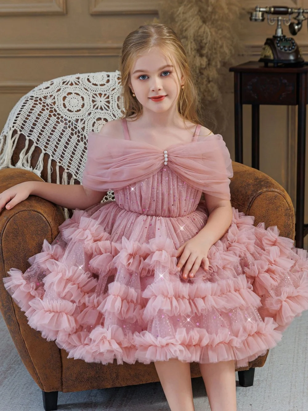Tiered Ruffled Girls Sequined Dresses For Stage Peformance New Gorgeous Of Shoulder Kids Princess Gown Wedding Guest Clothes