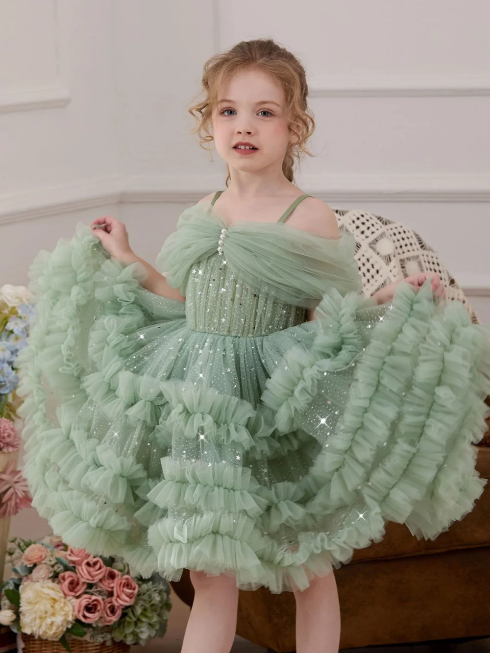 Tiered Ruffled Girls Sequined Dresses For Stage Peformance New Gorgeous Of Shoulder Kids Princess Gown Wedding Guest Clothes
